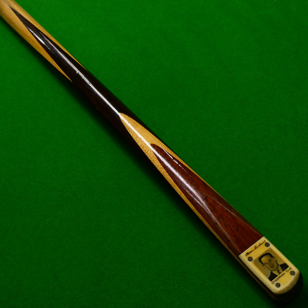 Horace Lindrum Champion Cue by Peradon
